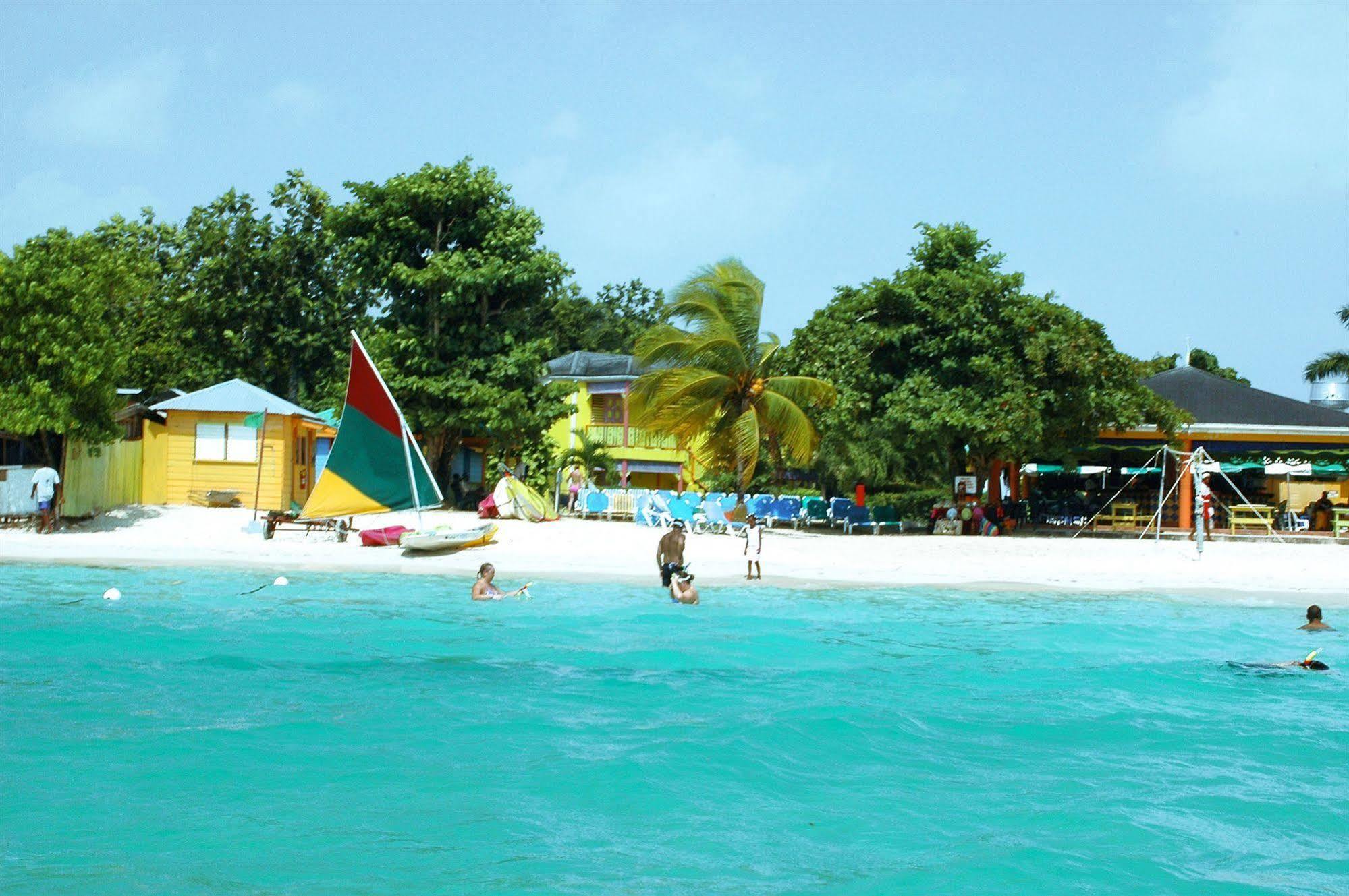 Grand Pineapple Beach Negril 호텔 외부 사진